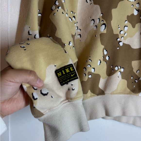 Nike Chocolate Chip Desert Camo Cropped Hoodie Sweatshirt - Picture 5 of 6